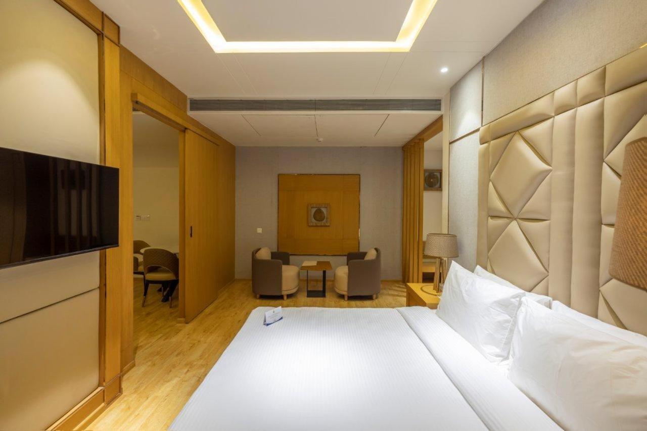 Sarovar Portico Morbi Εξωτερικό φωτογραφία