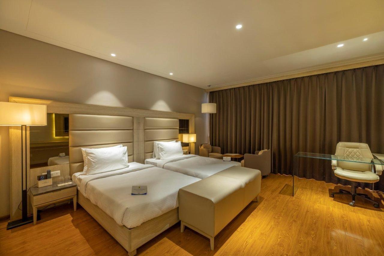 Sarovar Portico Morbi Εξωτερικό φωτογραφία
