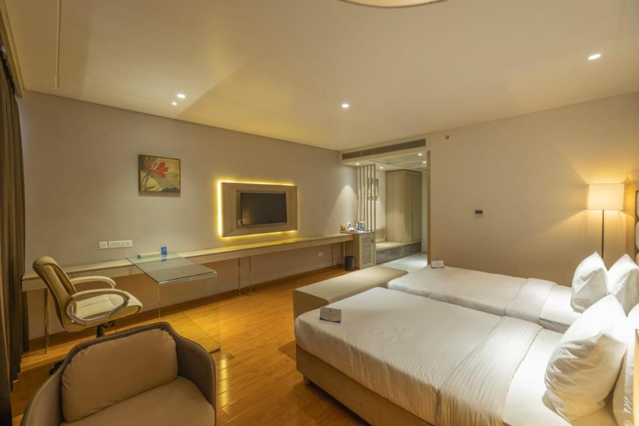 Sarovar Portico Morbi Εξωτερικό φωτογραφία