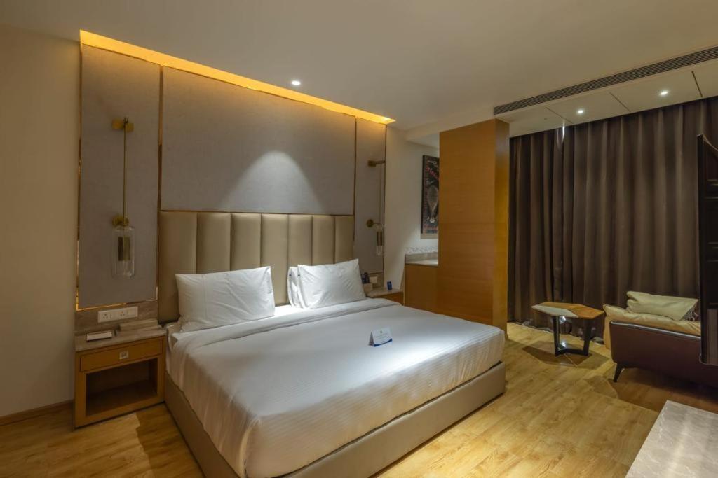 Sarovar Portico Morbi Εξωτερικό φωτογραφία